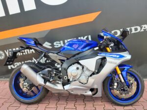 Read more about the article Yamaha YZF R1