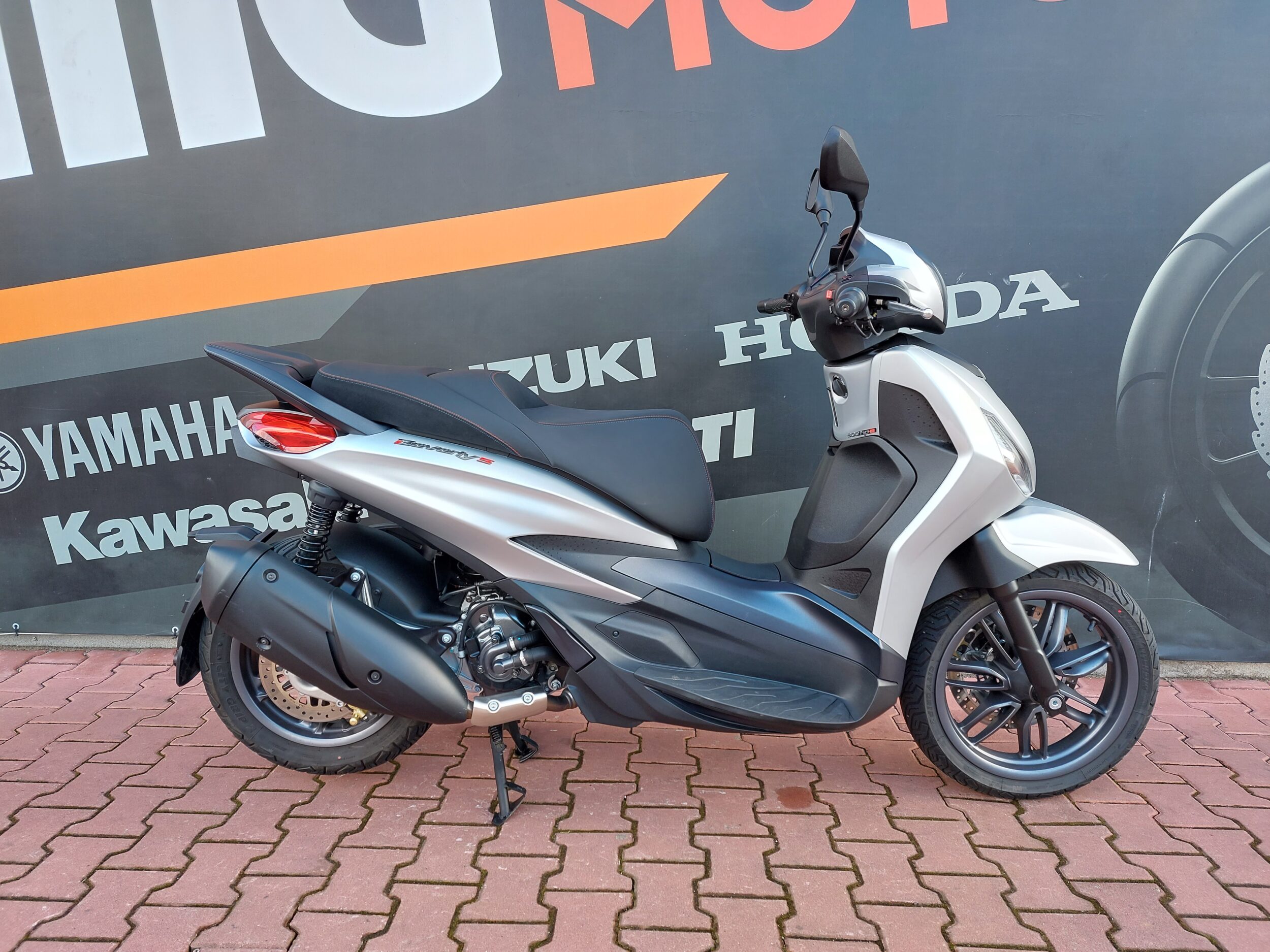 Read more about the article Piaggio Beverly 300 HPE